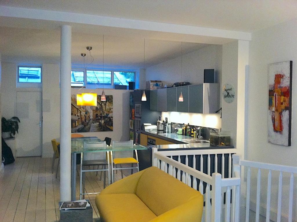 Appartement Modern Design Loft Apartment, Steps to Notre Dame 7 Rue Cochin 75005 Paris