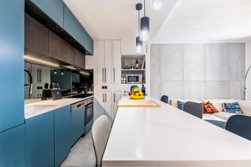 Modern & Design Loft-Style Apartment in Paris 16th