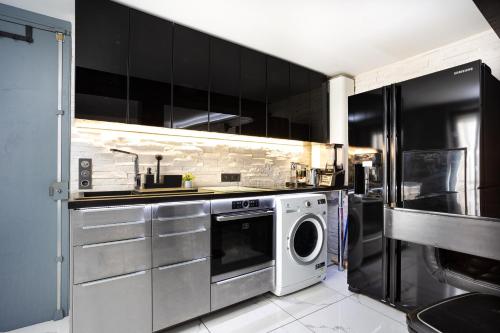 Modern Design & Luxury Loft in Paris Center !