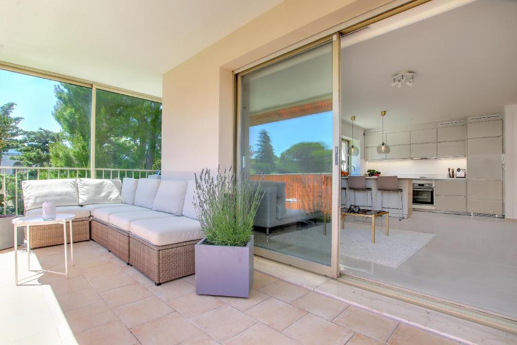 Appartement Modern Family Home 5 min to Beach +Pool +Garage 7 Chemin des Sables 06160 Antibes