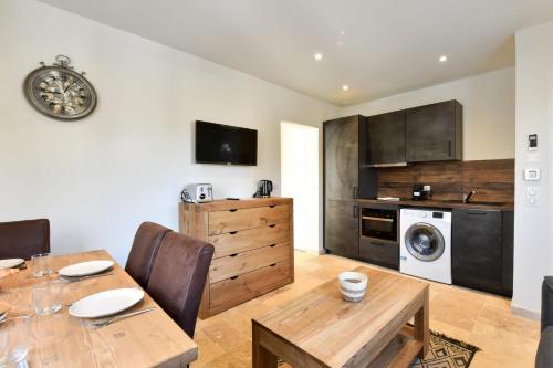 Modern flat 3 min to the beach close to Marineland Antibes - Welkeys
