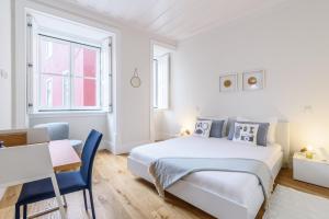 Modern Flat in Downtown Lisbon by LovelyStay