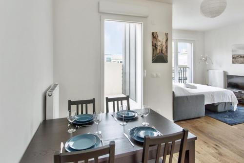 Modern flat two steps from the subway - Welkeys