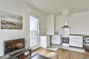 Modern flat two steps from the subway - Welkeys