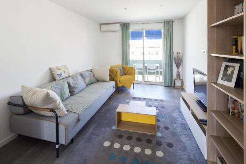 Modern flat with balcony at the heart of Antibes - Welkeys