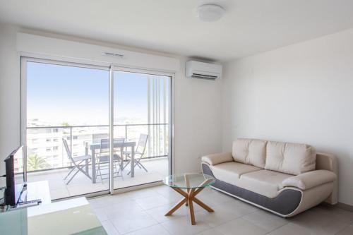 Modern flat with swimming-pool parking and view on the sea - Welkeys