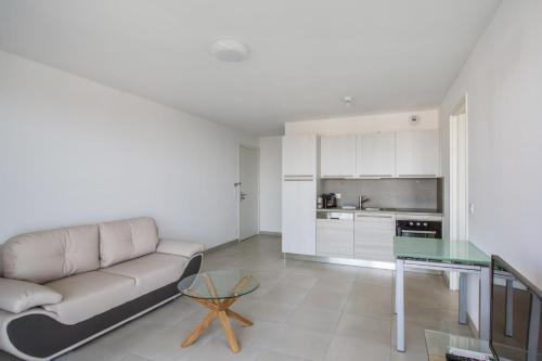 Modern flat with swimming-pool parking and view on the sea - Welkeys