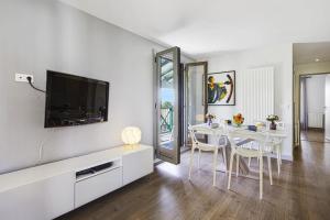 Modern flat with three balconies in Biarritz - Welkeys