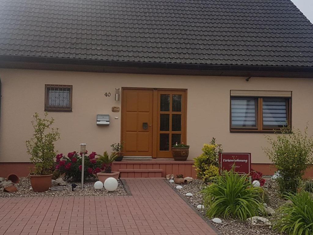 Modern holiday apartment with large garden 500 m away from the river Moselle , 54347 Neumagen-Dhron