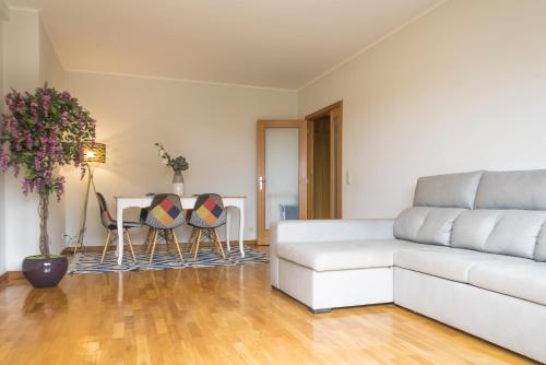 Modern Leca by Homing