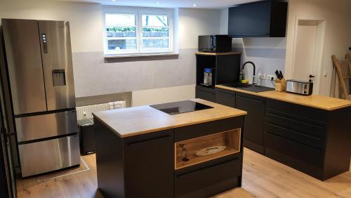 Modern Loft near City, free parking, fast wifi