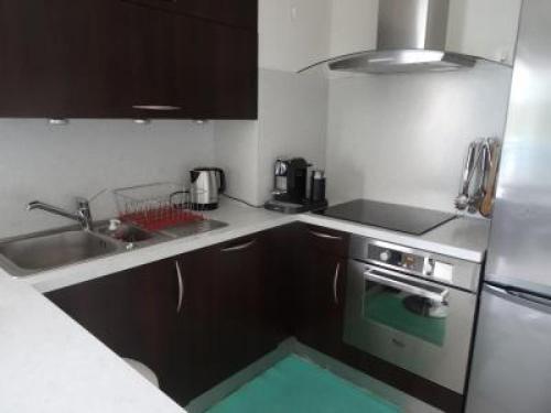 Modern one bedroomed apartment just off the Cannes Seafront with a terrace and pool access 1753