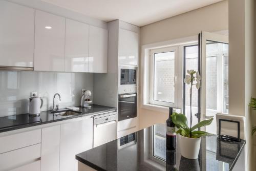 MODERN PILAR APARTMENT by HOMING