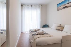 MODERN PILAR APARTMENT by HOMING