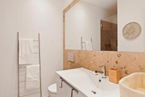 Modern Portuguese 1bed flat in Belém