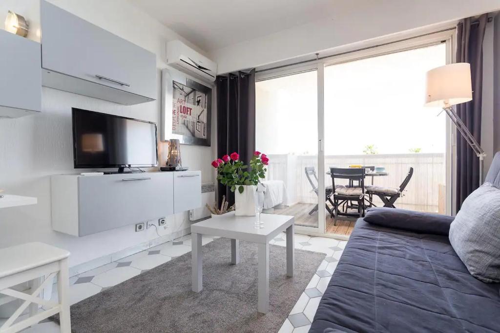 Modern Studio Apt w/Balcony/Port Views/nr Old Town 1 Avenue de la Libération, 06600 Antibes