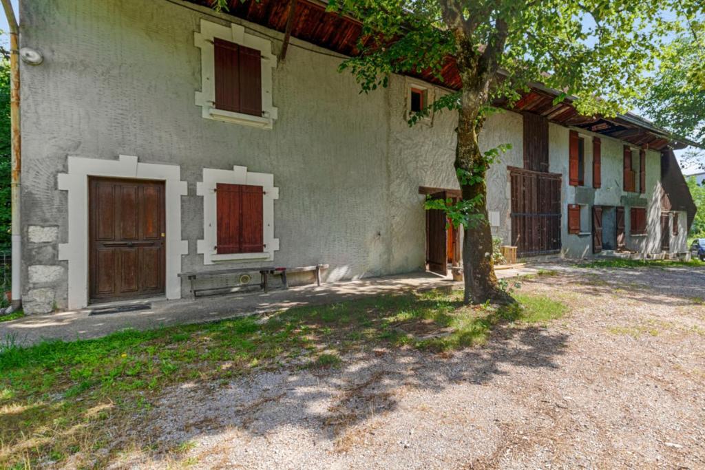 Appartement Modern studio in a nice farm close to city-center - Welkeys 24 rue des Frênes 74000 Annecy