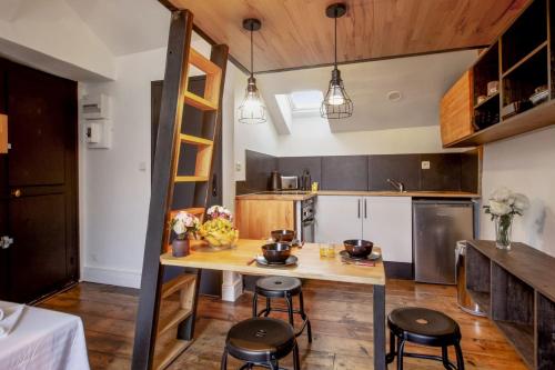 Modern studio in the heart of Biarritz 4 min walk from the beach - Welkeys