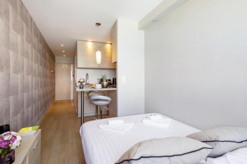 Modern studio with sea view on the Basque coast in Biarritz - Welkeys