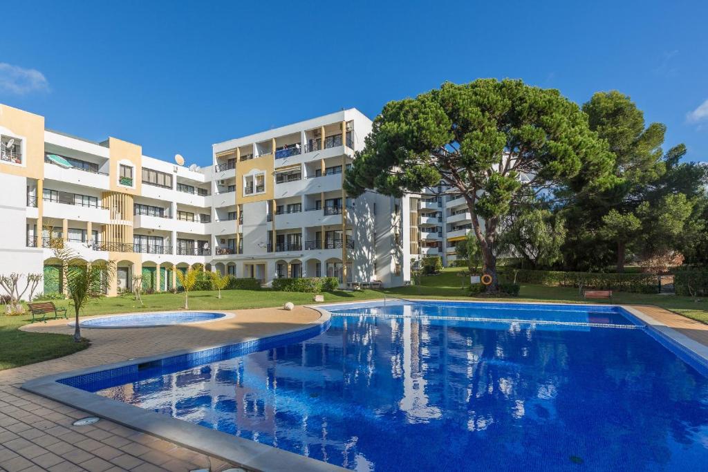 Modern Top Floor Apartment 60m2 - Balcony with Pool & Sea View - Vilamoura Rua da Alemanha, edificio Topázio, lote 355 nº61, 8125-495 Vilamoura