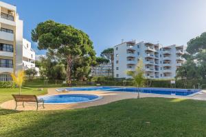 Appartement Modern Top Floor Apartment 60m2 - Balcony with Pool & Sea View - Vilamoura Rua da Alemanha, edificio Topázio, lote 355 nº61 8125-495 Vilamoura Algarve