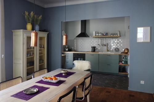 Modern, traditional , bright and stylish appartement
