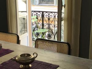 Modern, traditional , bright and stylish appartement