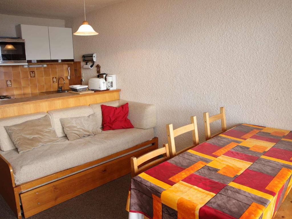 Modern, traditional , bright and stylish appartement