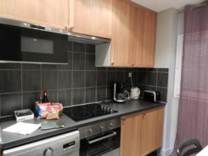 Modern two bedroom accommodation in the center of Cannes, next to the Croisette and the Palais - 1455