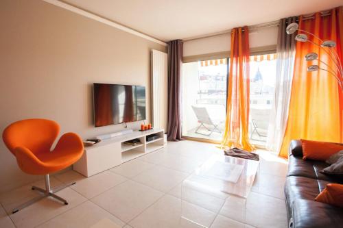 Modern two bedroom apartment with two bathrooms, just behind the CARLTON
