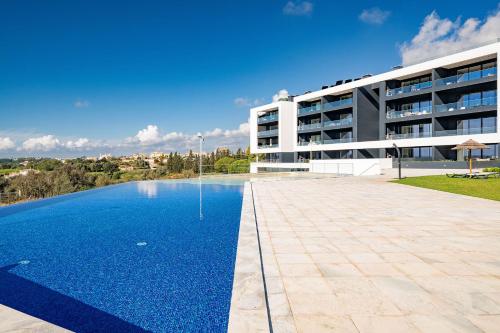 Modern Two Bedroom Portimao apartment by Ideal Homes