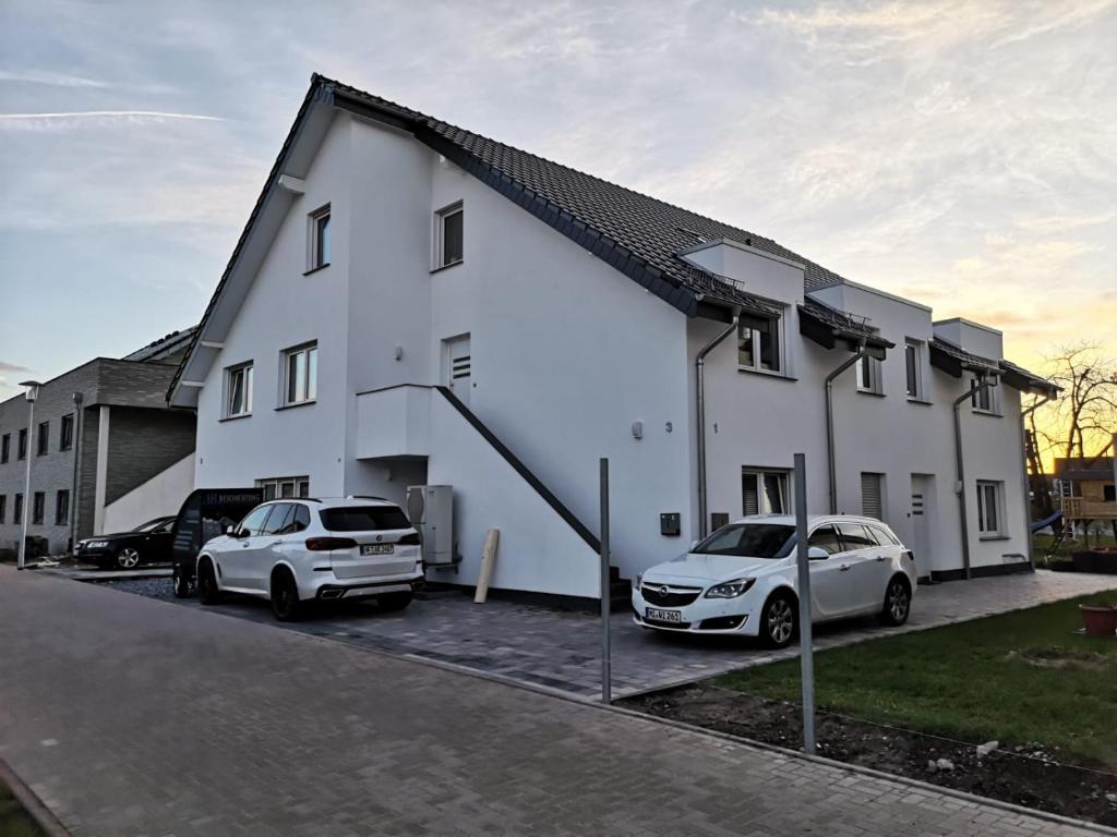 Modern Wohnen Ferienwohnung mit Wlan Netflix Parkplatz Fritz-Bartling-Straße, 32547 Bad Oeynhausen