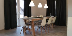 Modern Wohnen Ferienwohnung mit Wlan Netflix Parkplatz