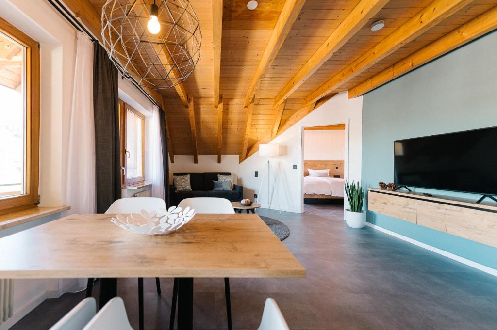 Moderne 2 Zi.-FeWo BlackForest Art Nähe Freiburg Talstraße Ferienparadies Ochsen 29, 79263 Simonswald