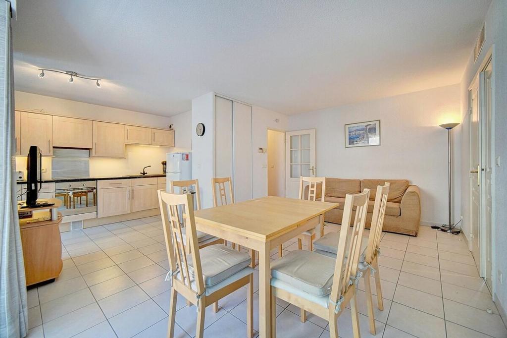 MODERNE 3 PIECES CANNES CENTRE AVEC BALCON l! A2B67 du chataignier, 10, 06400 Cannes