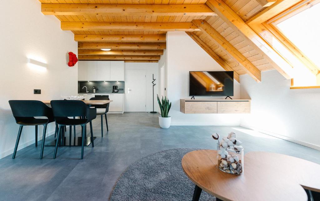Moderne 3 Zi.-FeWo BlackForestArt Nähe Freiburg Talstraße Ferienparadies Ochsen 29, 79263 Simonswald