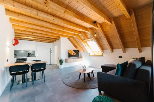 Moderne 3 Zi.-FeWo BlackForestArt Nähe Freiburg