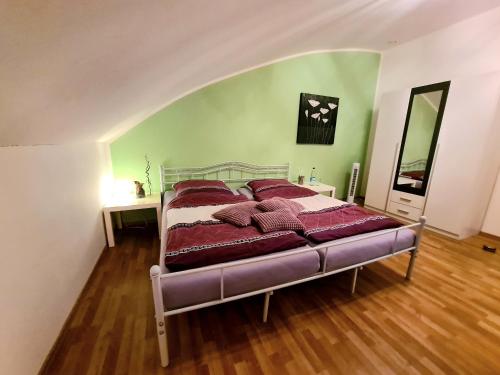 Moderne Ferien- & Business-Penthouse-Wohnung -Grace Jones- nahe Frankfurt