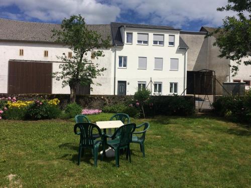 Moderne Ferienwohnung in ruhiger Lage (Nähe Luxemburg)