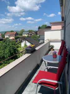 Moderne Ferienwohnung mit Balkon im schönen Saarland