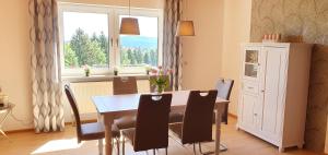Moderne Ferienwohnung mit eigenem Garten und traumhaften Blick
