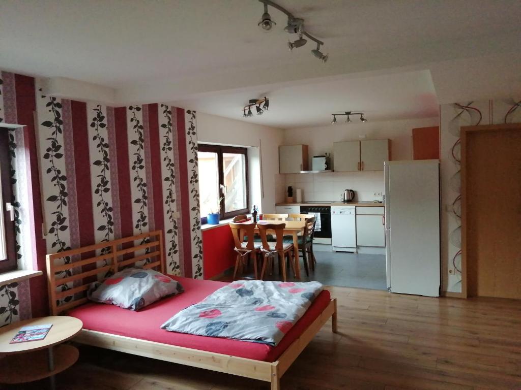 Appartement Moderne ganze Ferienwohnung 1km zum FunPark und nur 15 Minuten nach Nürnberg 12 Nelkenstraße 90513 Zirndorf