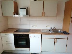 Moderne ganze Ferienwohnung 1km zum FunPark und nur 15 Minuten nach Nürnberg