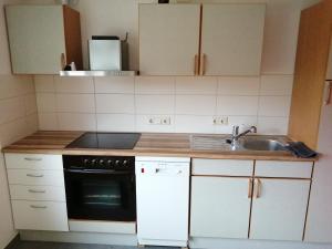 Appartement Moderne ganze Ferienwohnung 1km zum FunPark und nur 15 Minuten nach Nürnberg 12 Nelkenstraße 90513 Zirndorf Bavière