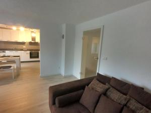 Moderne helle 2,5 Zimmer Wohnung mit großem Bad und Küche in Trossingen