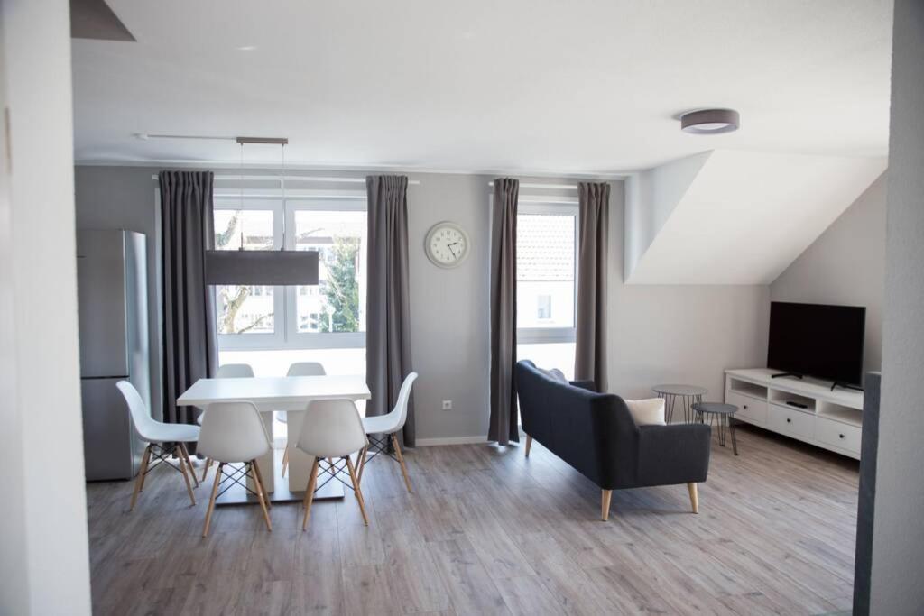 moderne Neubau-Wohnung mit Kamin und 35qm Dachterrasse Rudolf-Würthner-Weg 6 DG, 78647 Trossingen