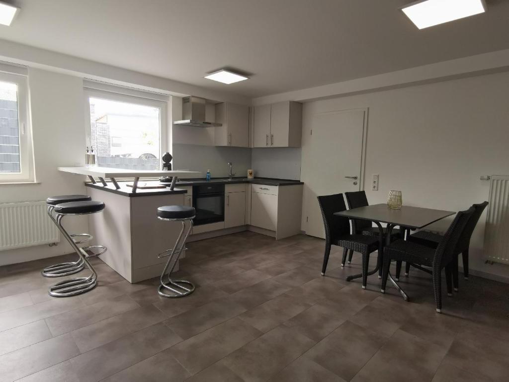 Moderne Wohnung mit Terrasse und eigenem Zugang. 30A Steinackerstraße, 42859 Remscheid