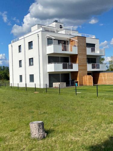 Modernes Apartment am Hafen mit Seeblick