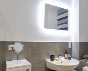Modernes Apartment mit Queensize-Bett, NETFLIX, Küche, Erdgeschoss, Nähe AMEOS Klinik