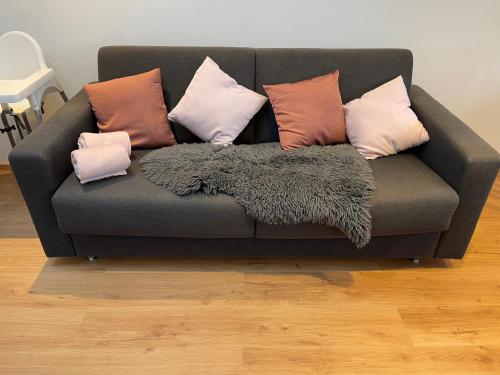 Modernes Basement-Studio mit Kingsize-Wasserbett und Walk-in Dusche mit guter Anbindung in die Innenstadt